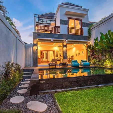 Villa Hitam Putih Legian Bali Seminyak Extérieur photo