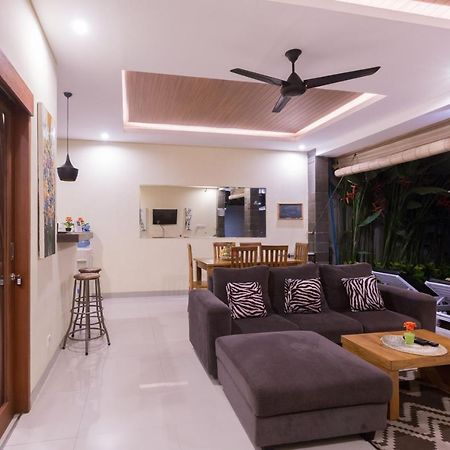 Villa Hitam Putih Legian Bali Seminyak Extérieur photo