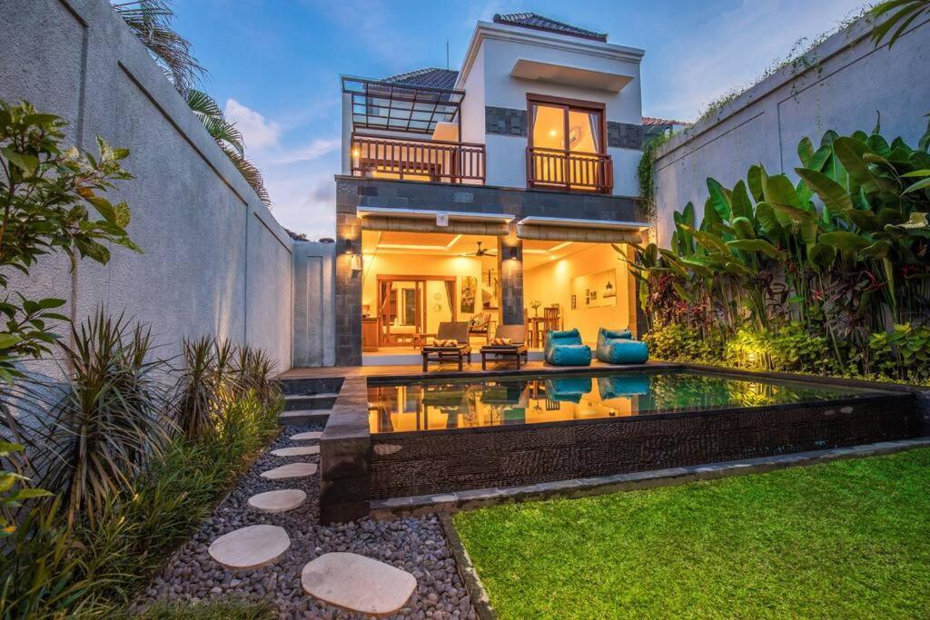 Villa Hitam Putih Legian Bali Seminyak Extérieur photo