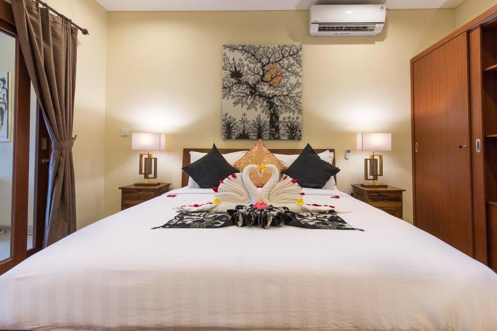 Villa Hitam Putih Legian Bali Seminyak Extérieur photo