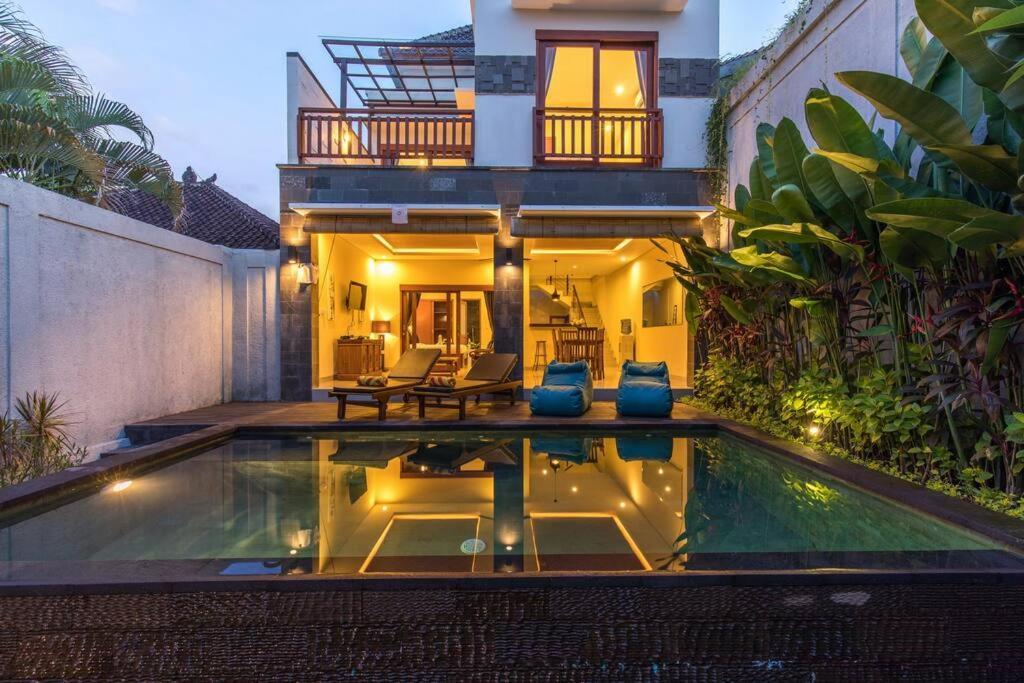 Villa Hitam Putih Legian Bali Seminyak Extérieur photo