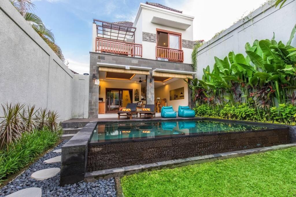 Villa Hitam Putih Legian Bali Seminyak Extérieur photo